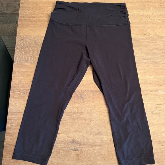 Lululemon Black Capri - Size 10 - Picture 1 of 6